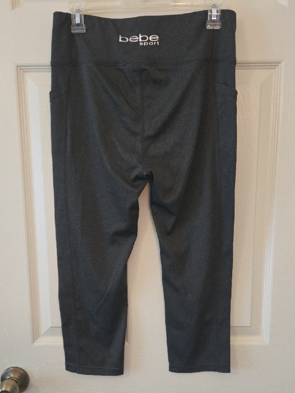 bebe Women Gray Active Capris Workout with Side Pockets Size Large